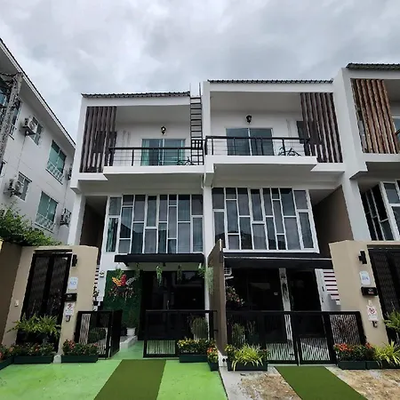 Boxsoon Nimman 3 # 4Beds 4Bahts Villa